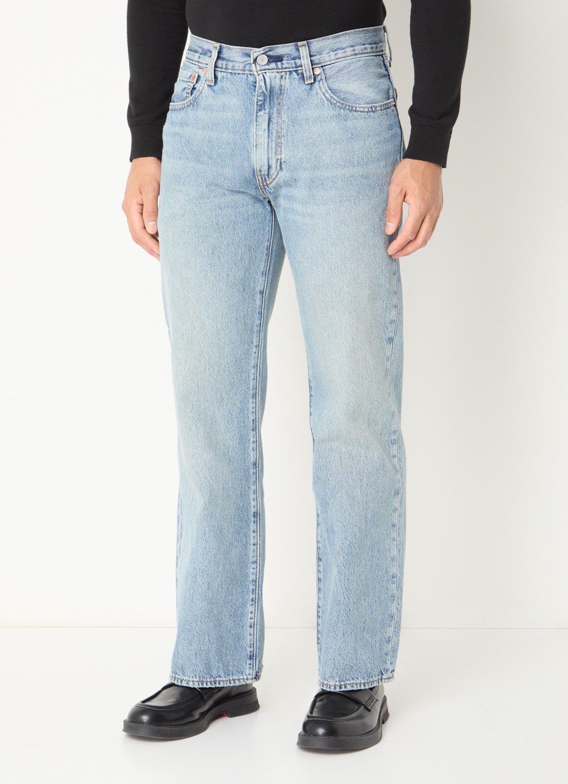 Levi's 567 straight leg jeans met medium wassing - detail 4 indigo