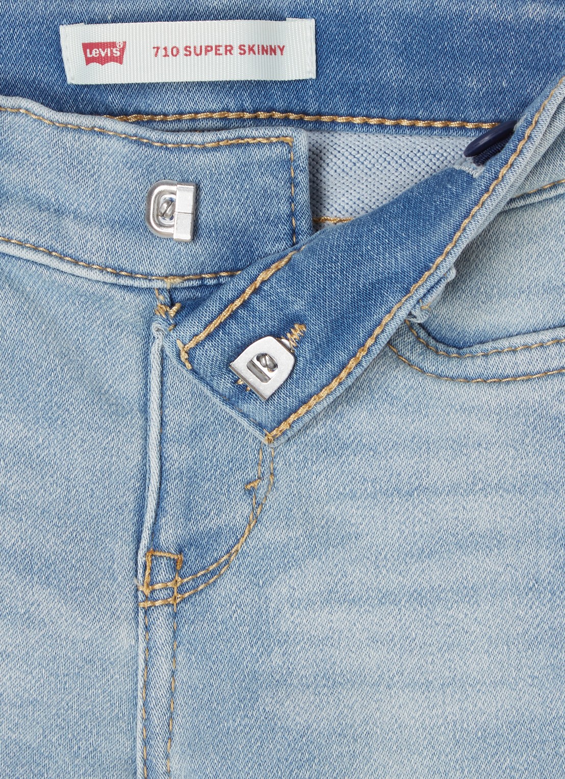 Levi's 710 super skinny jeans met stretch - detail lichtblauw