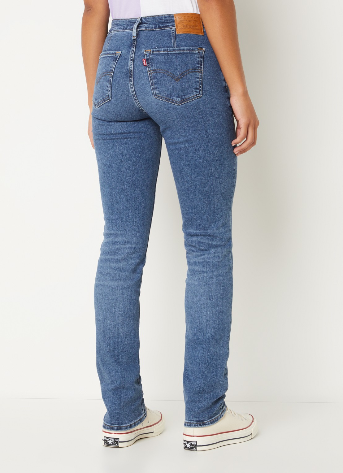 Levi's 712 mid waist slim fit jeans met donkere wassing - achterkant 5 indigo