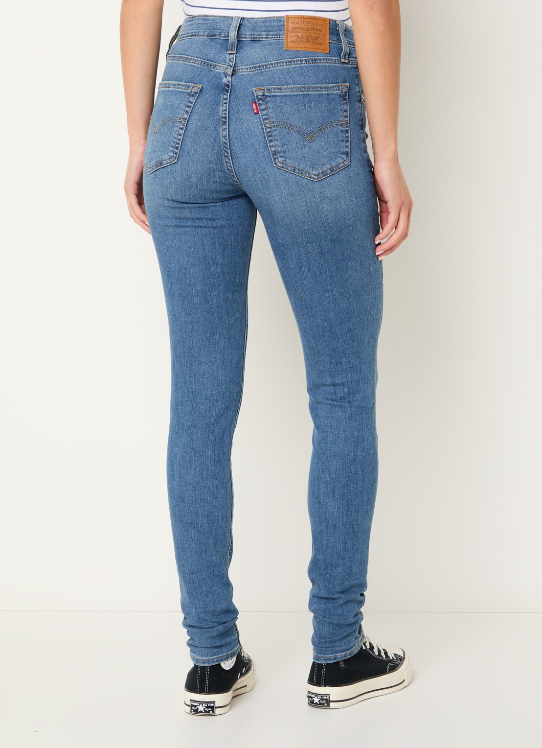 Levi's 721 high waist skinny jeans met medium wassing - achterkant 5 indigo
