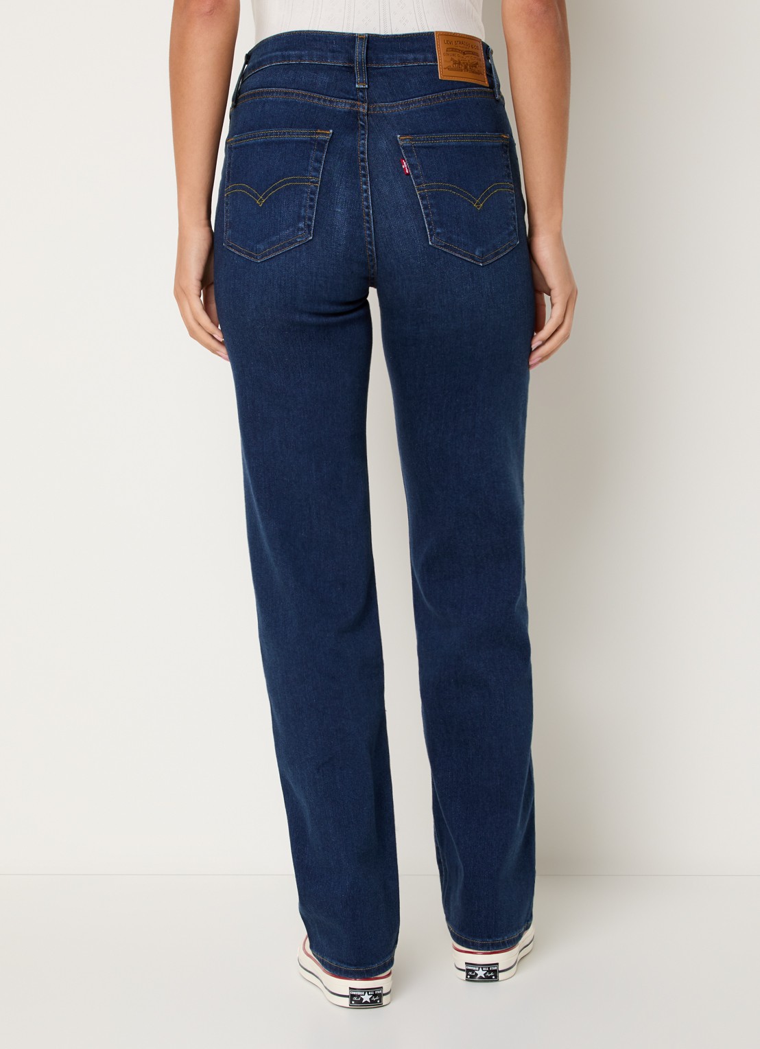 Levi's 723 high waist straight leg jeans met donkere wassing - achterkant indigo