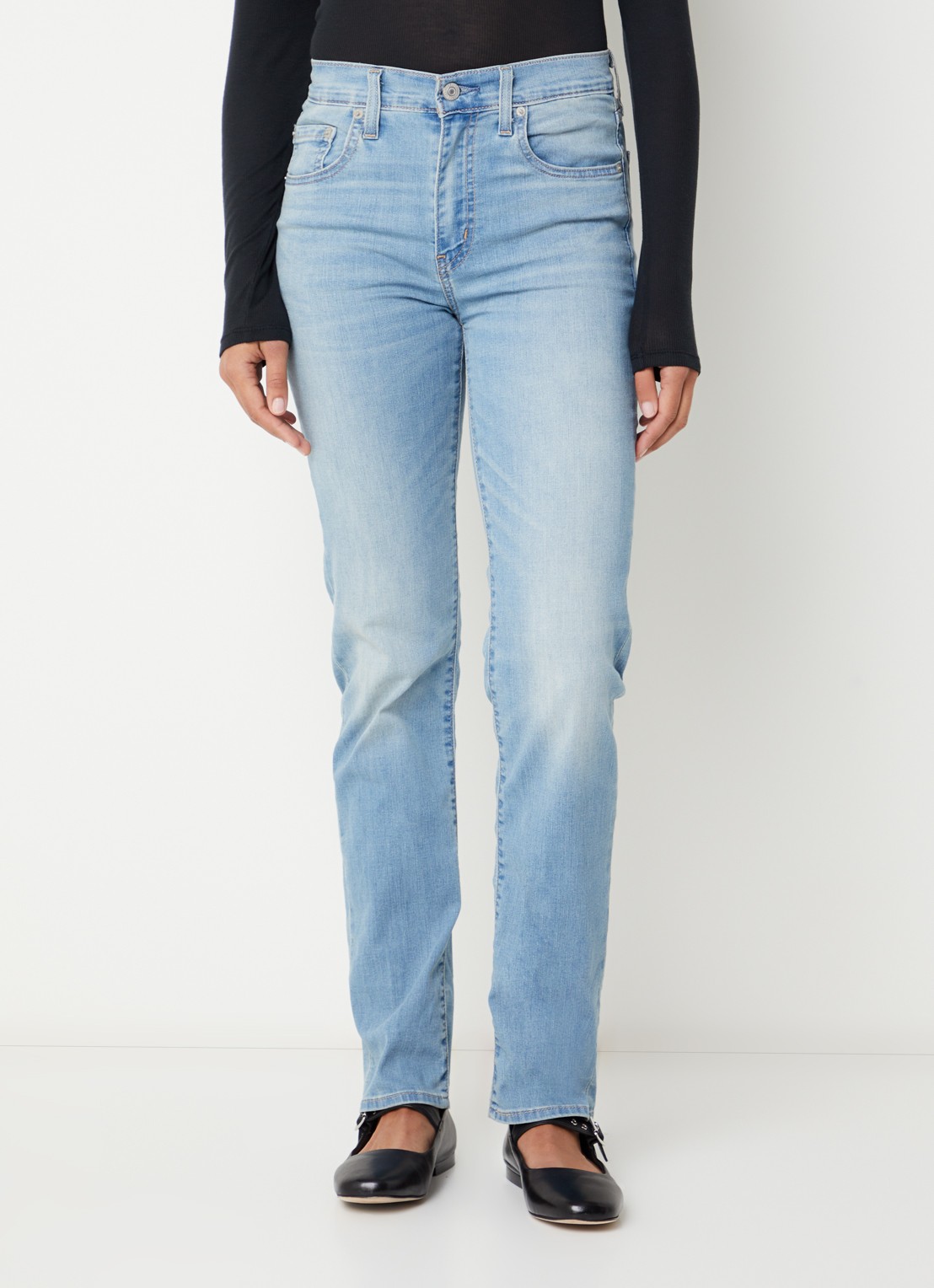 Levi's 724 mid waist slim fit jeans met lichte wassing - detail indigo