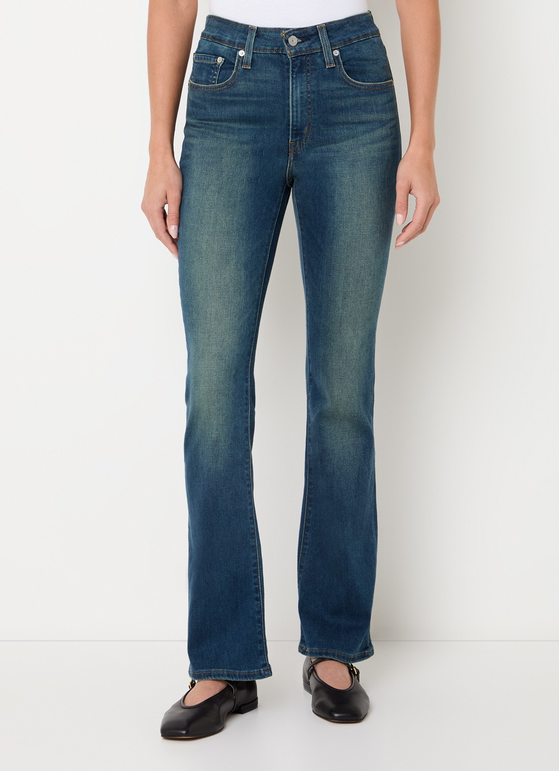 Levi's 725 high waist flared fit jeans met medium wassing - detail 4 indigo