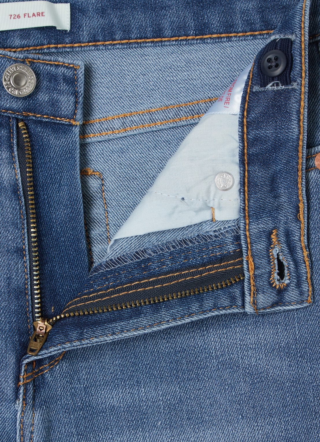 Levi's 726 high rise flared jeans met stretch - detail indigo
