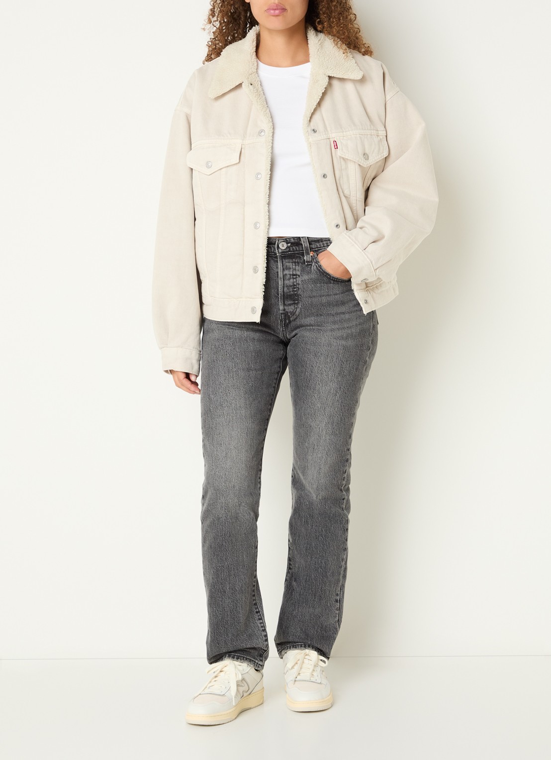 Levi's 90s Sherpa Trucker spijkerjas met teddy voering en steekzakken - voorkant 3 creme