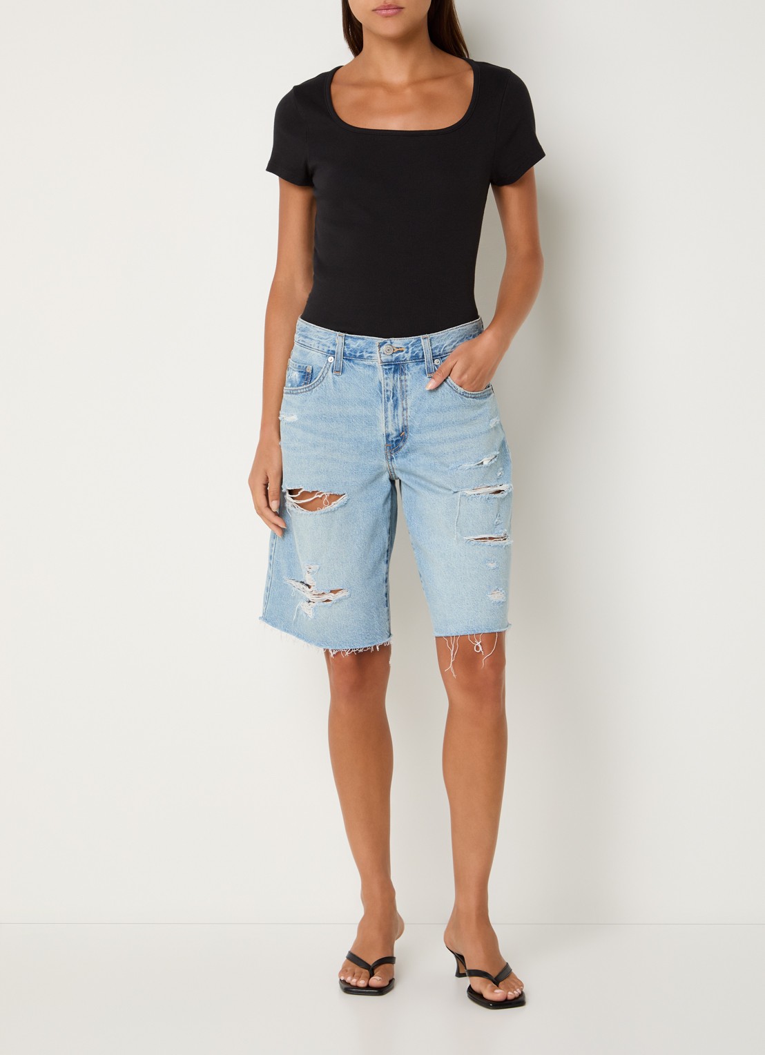 Levi's Baggy Dad high waist loose fit korte broek van denim met destroyed afwerking - voorkant 3 indigo