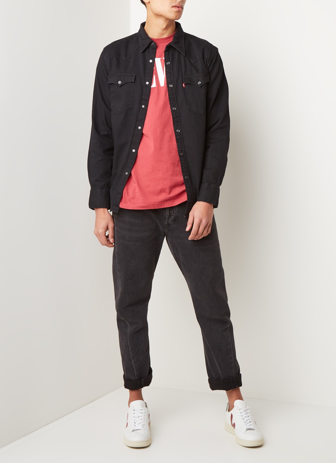 Levi's Barstow regular fit overhemd van denim met klepzakken - voorkant 2 zwart