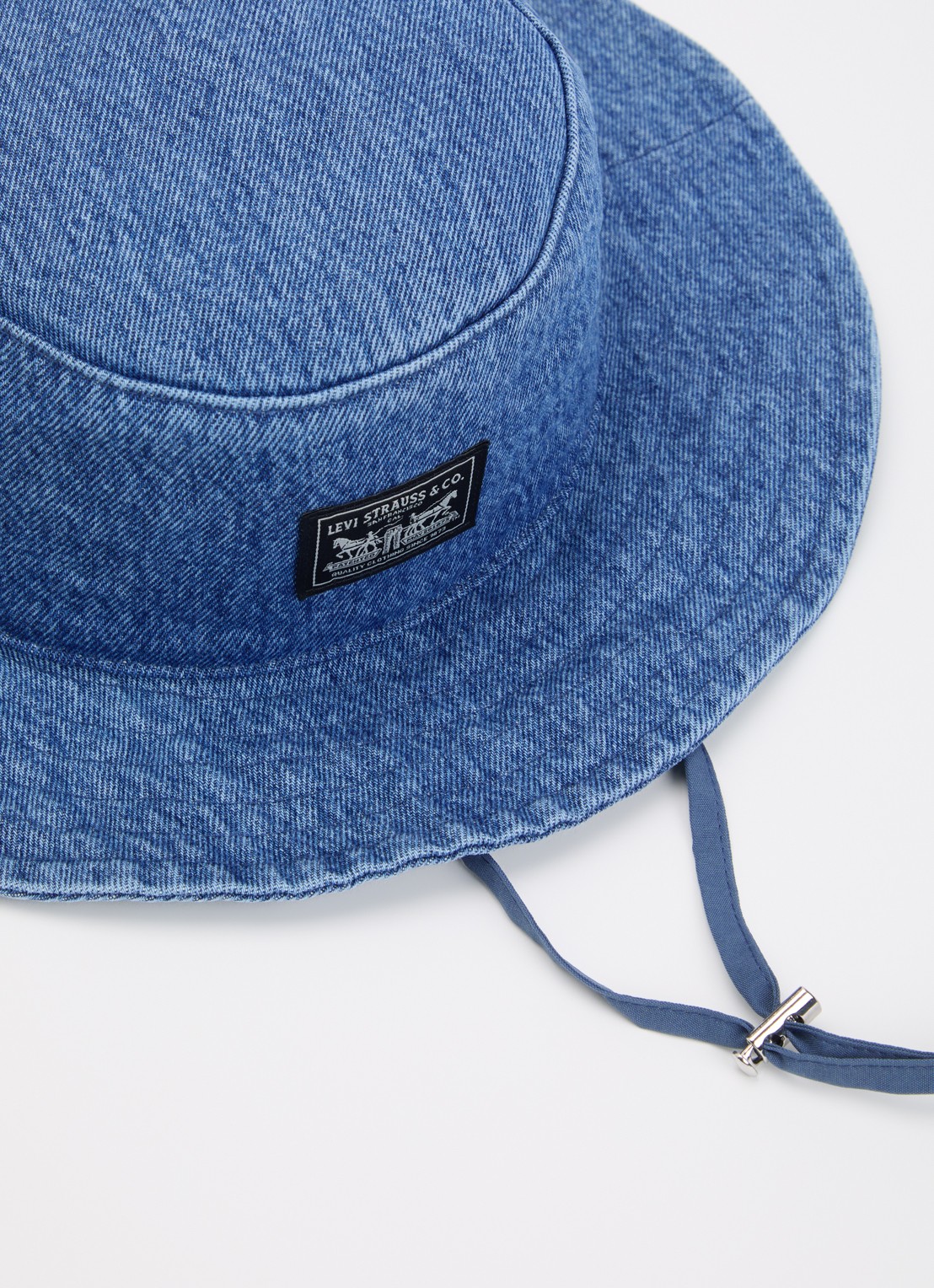 Levi's Bay drawstring bucket hoed van denim  - detail 2 indigo