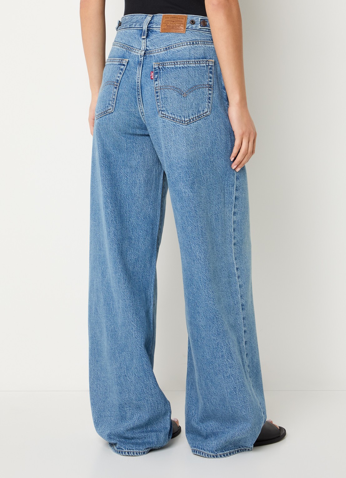 Levi's Cinch high waist wide leg jeans met medium wassing - achterkant 5 indigo