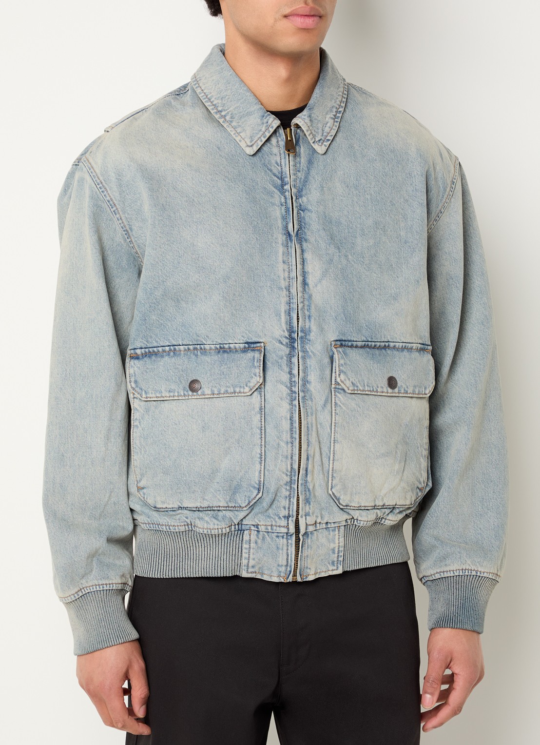 Levi's Cortland bomberjack van denim met klepzakken - detail 2 indigo