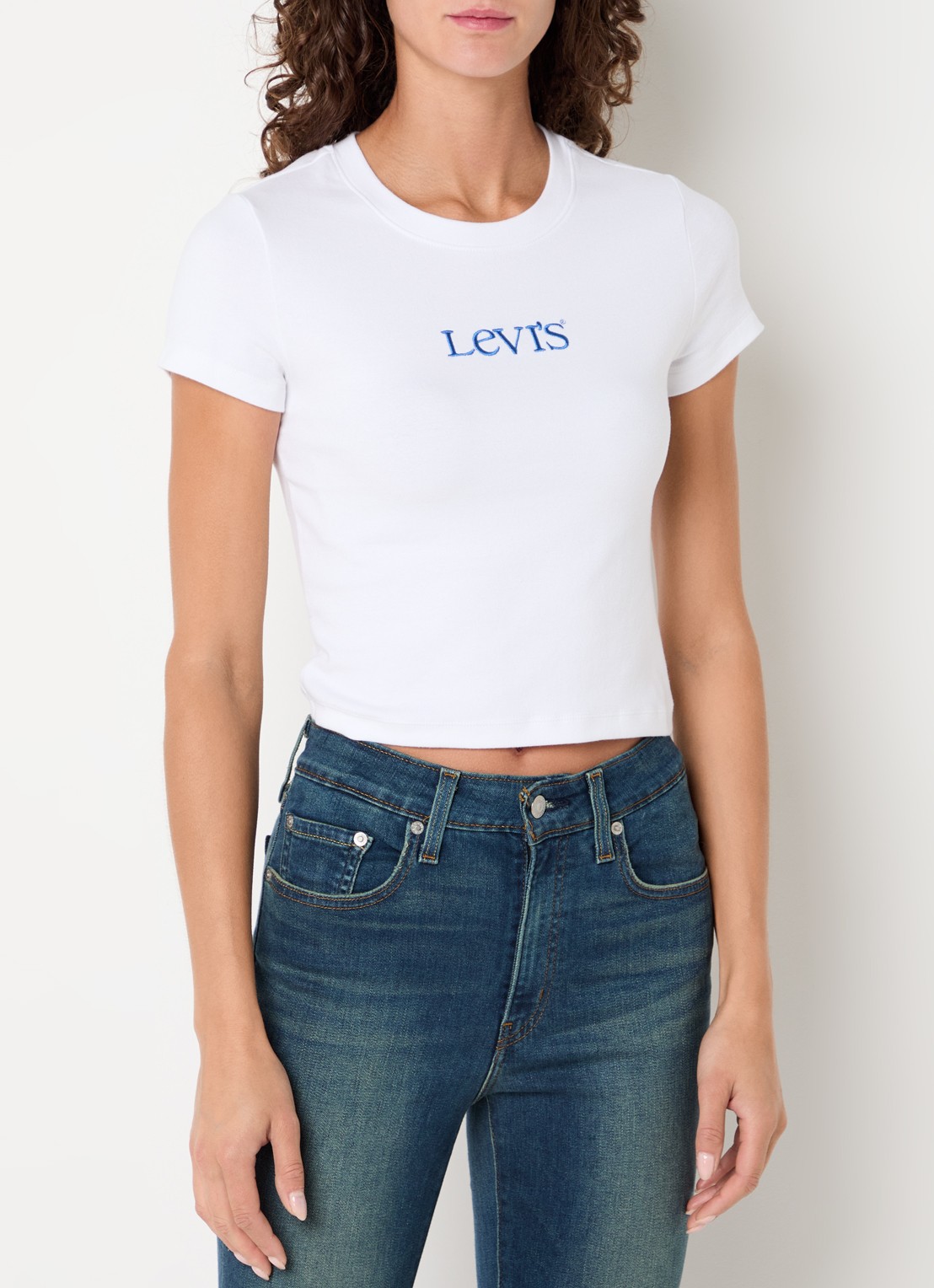 Levi's Cropped T-shirt met logoborduring - detail 2 wit