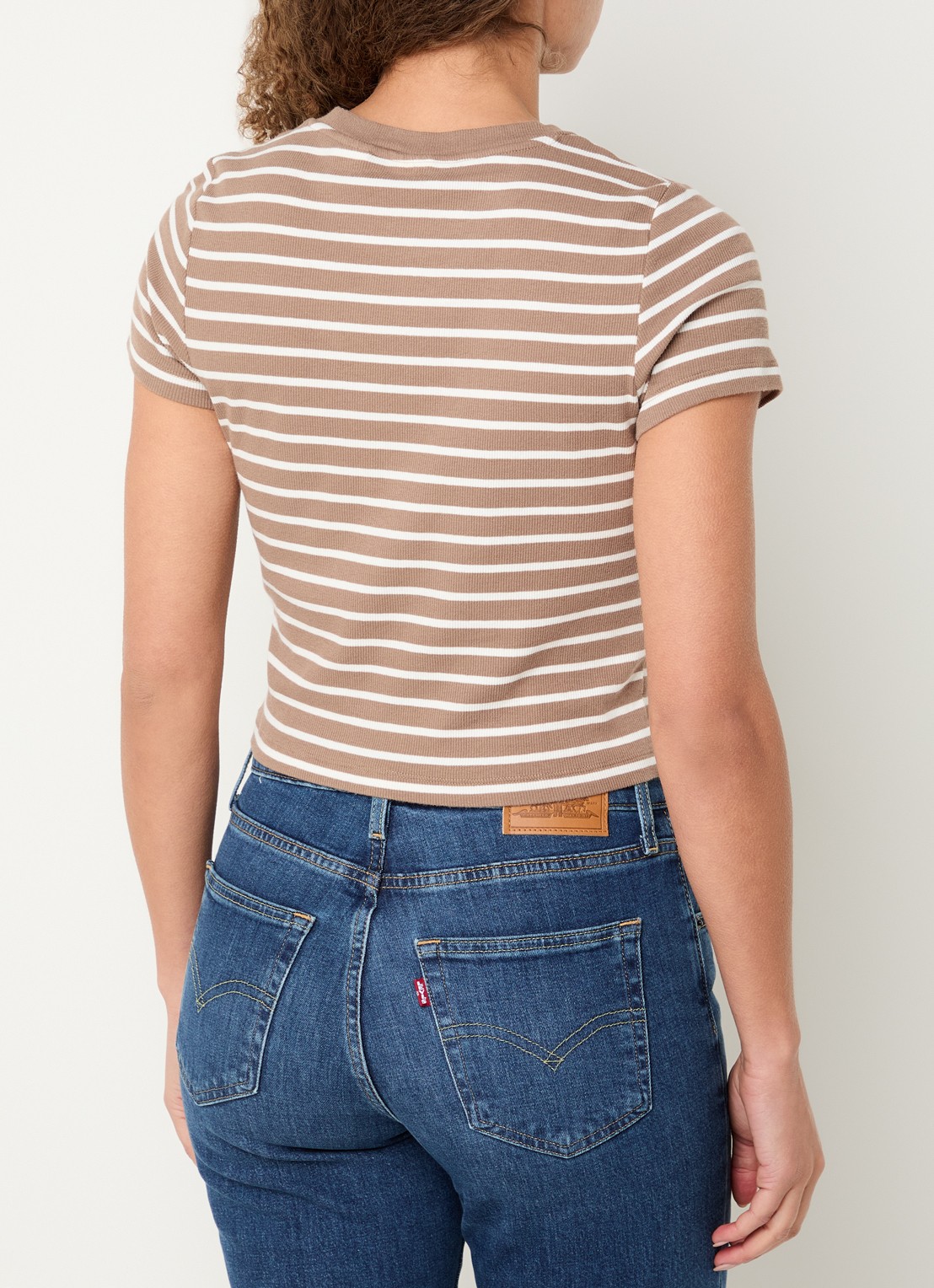 Levi's Cropped T-shirt met streepprint - achterkant lichtbruin