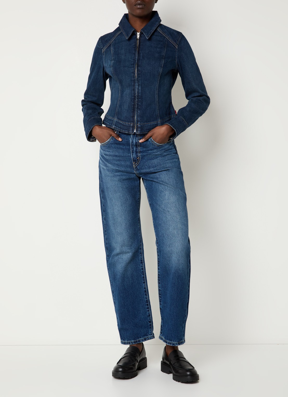 Levi's Easy Dad high waist straight leg jeans met medium wassing - voorkant 4 indigo