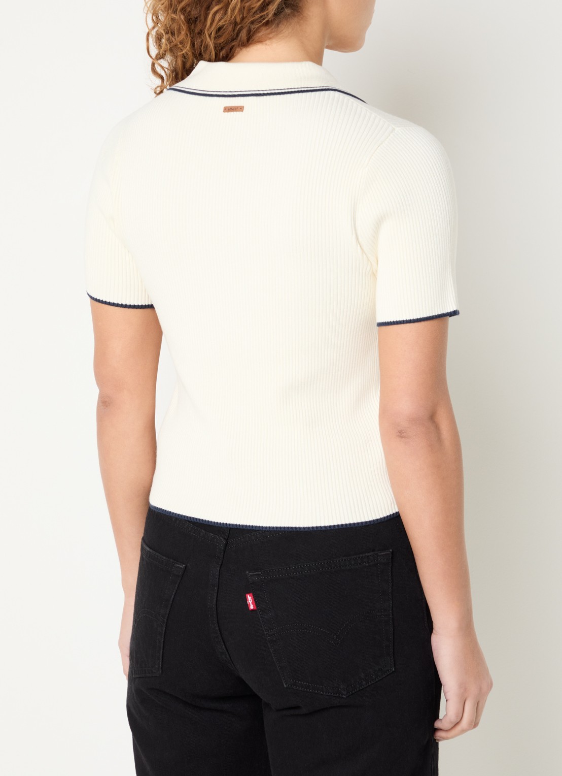 Levi's Faith polo met ribstructuur - achterkant 4 gebroken wit