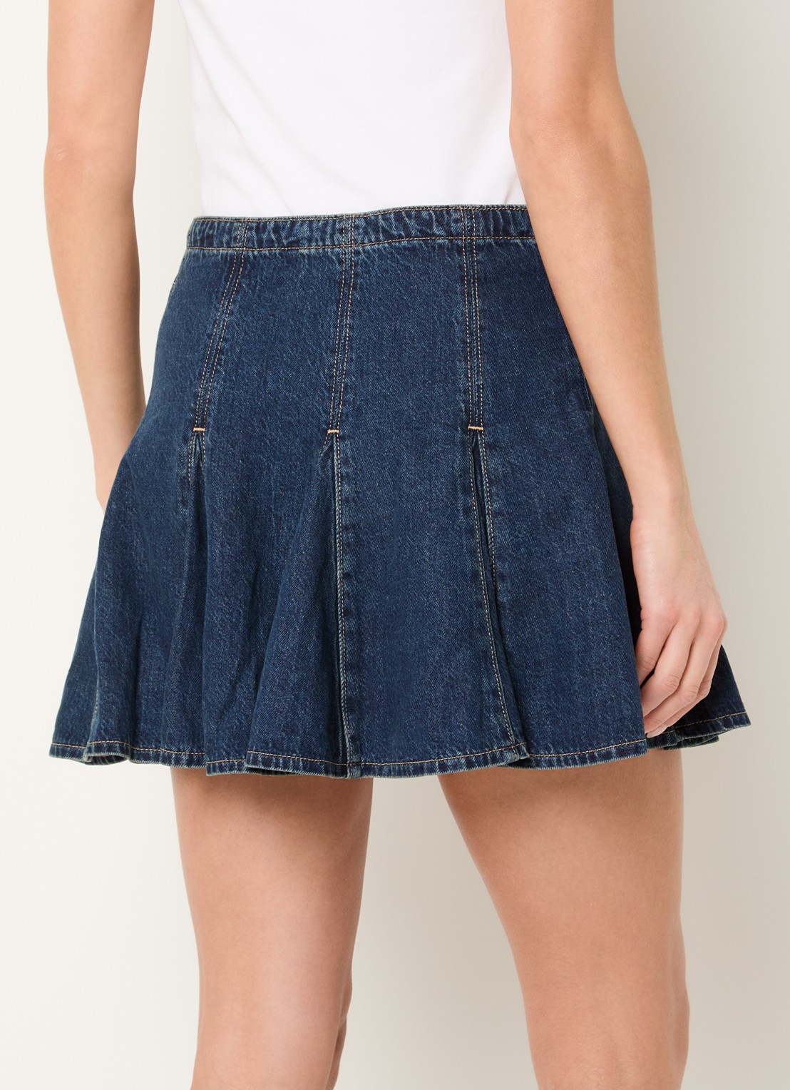 Levi's Godet mini spijkerrok met plooien - achterkant 2 indigo