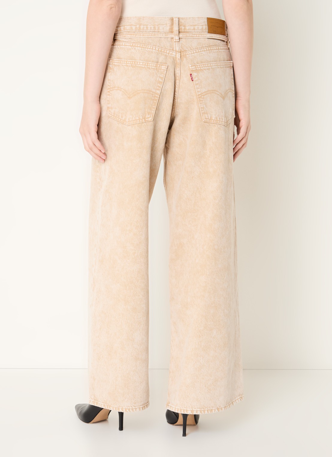 Levi's High waist flared jeans met gekleurde wassing en strikceintuur - achterkant geelgoud
