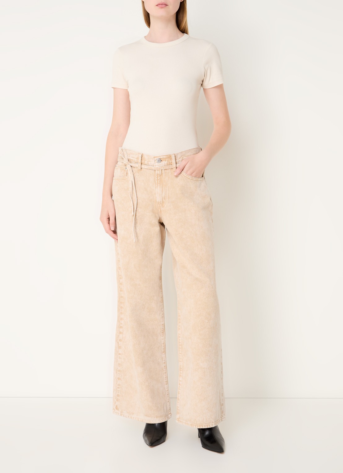 Levi's High waist flared jeans met gekleurde wassing en strikceintuur - voorkant 3 geelgoud