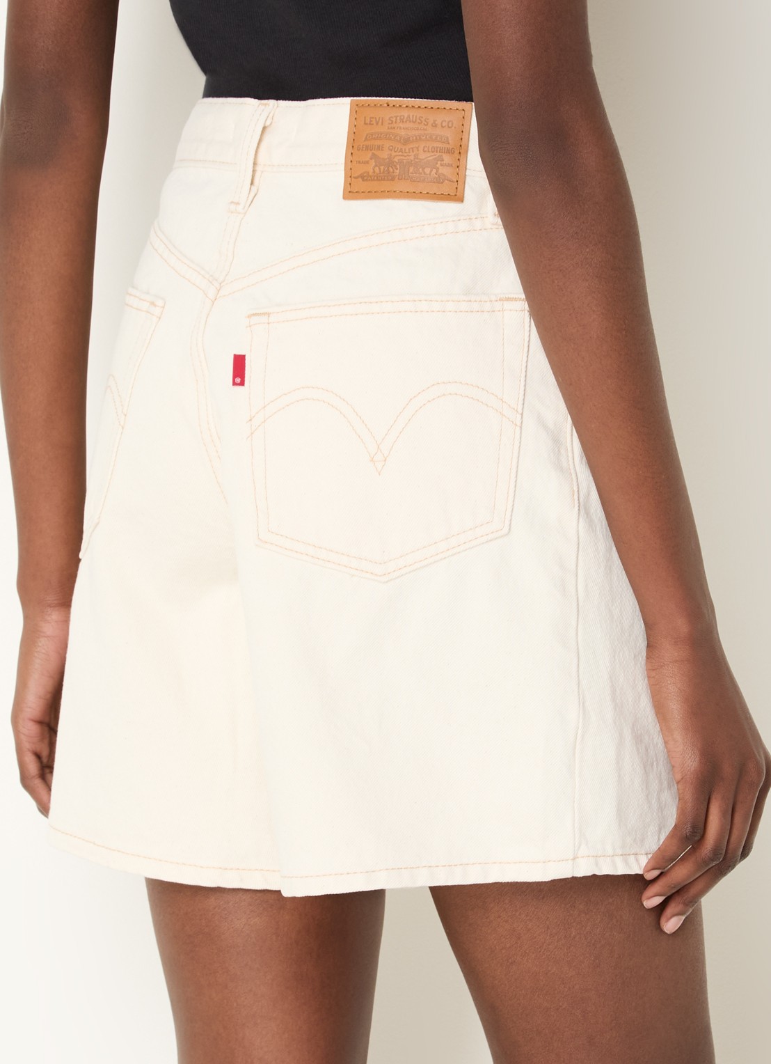 Levi's High waist loose fit korte broek van denim met gekleurde wassing - achterkant 4 creme