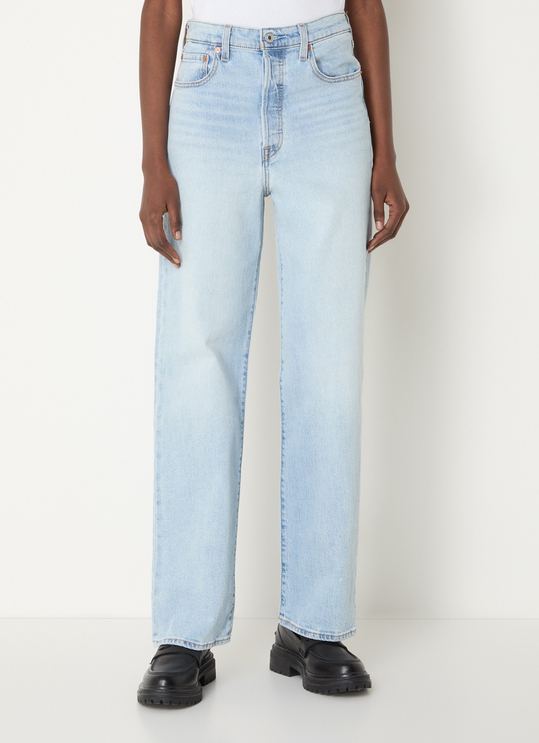 Levi's High waist straight leg jeans met lichte wassing - detail 2 lichtblauw