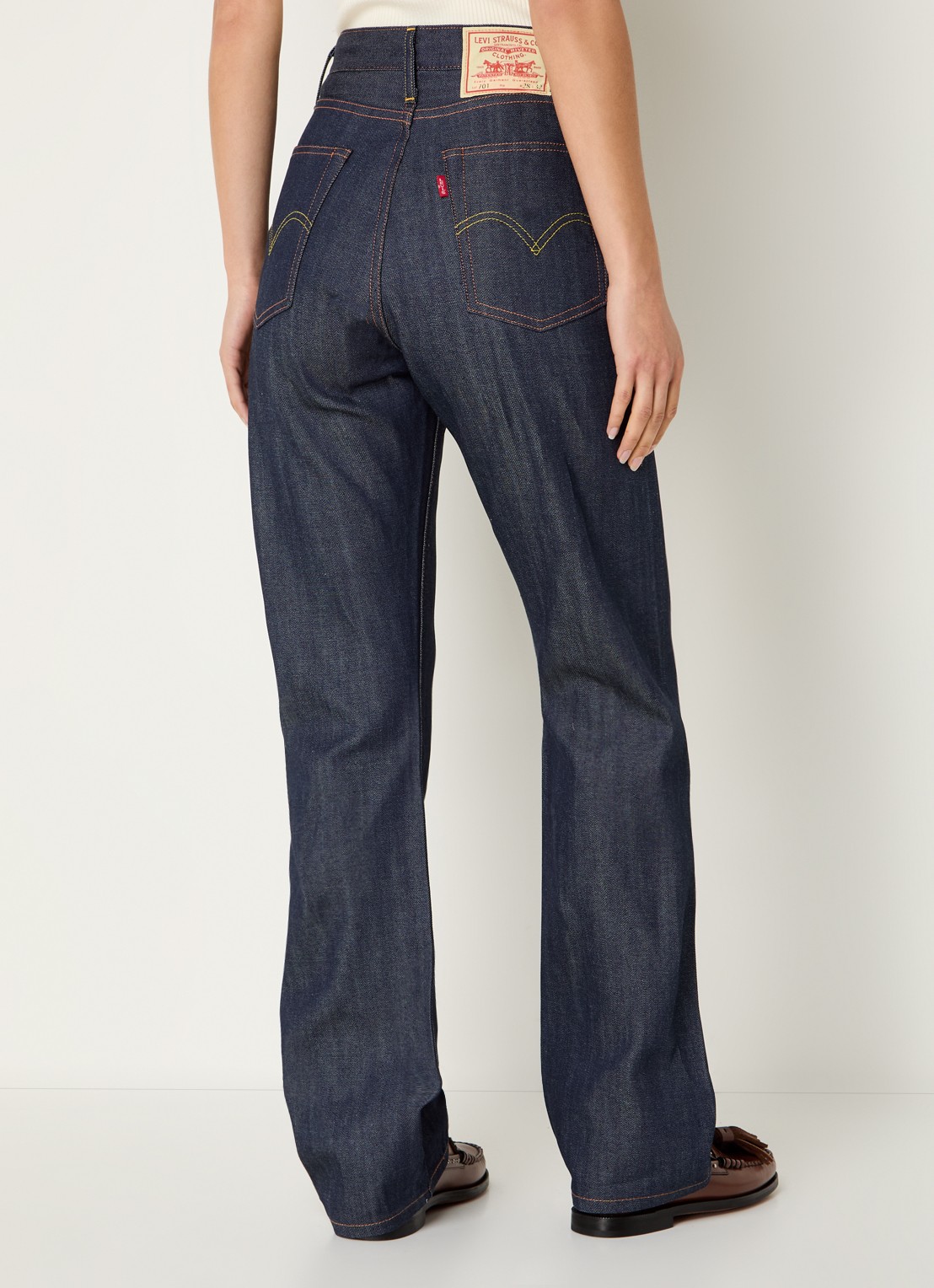 Levi's High waist straight leg jeans met steekzakken - achterkant donkerblauw