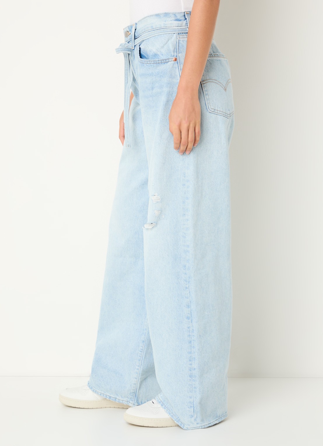 Levi's High waist wide leg jeans met lichte wassing en strikceintuur - detail 4 indigo