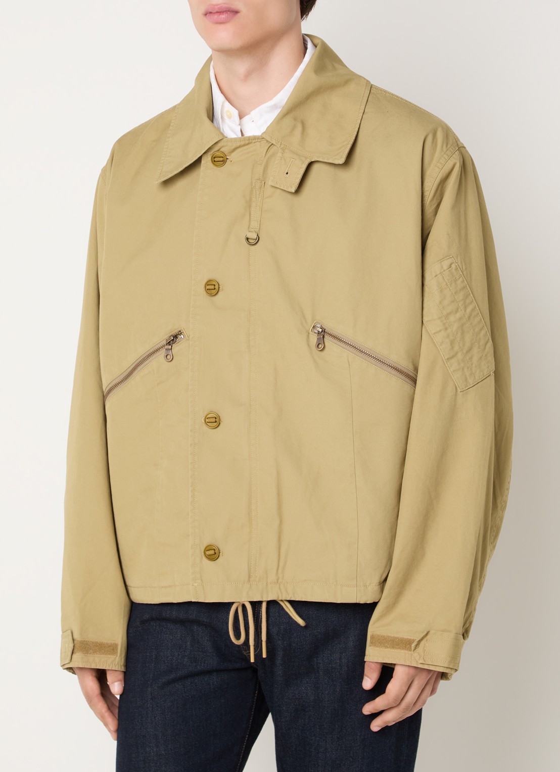 Levi's Jack met ritszakken en opstaande kraag - detail donkerbeige