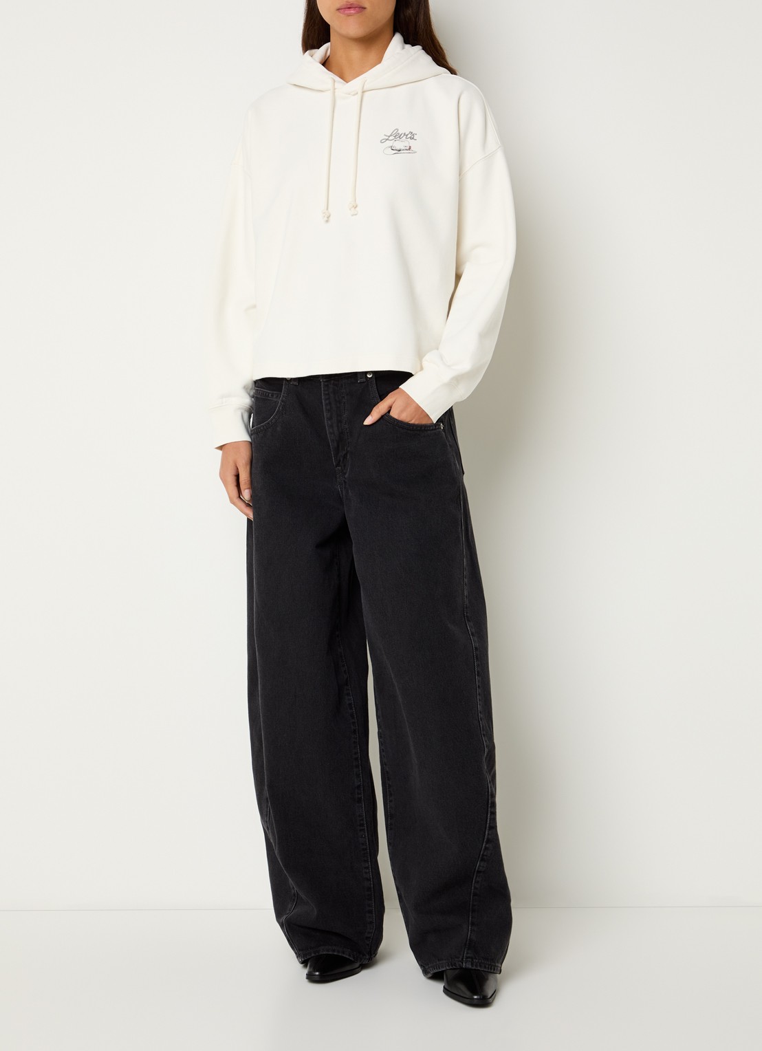 Levi's Leo hoodie met logo- en backprint - voorkant 3 gebroken wit