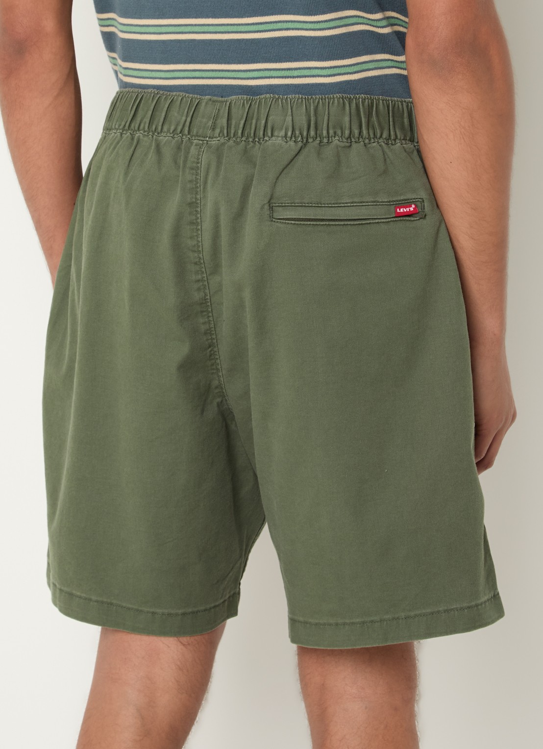 Levi's Loose fit korte broek in linnenblend met steekzakken - achterkant 2 olijfgroen