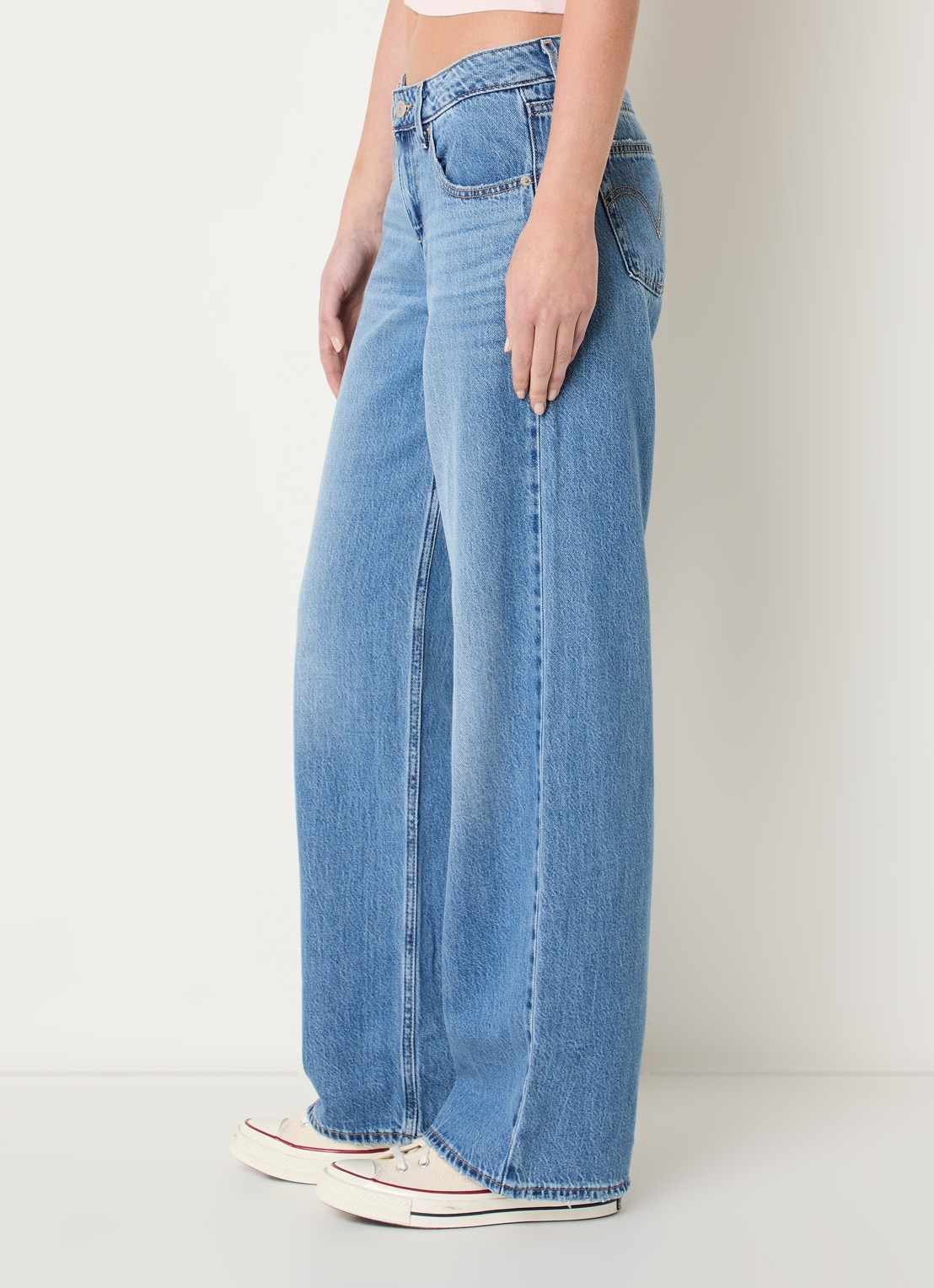 Levi's Low Loose low waist straight leg jeans met medium wassing - detail 2 indigo
