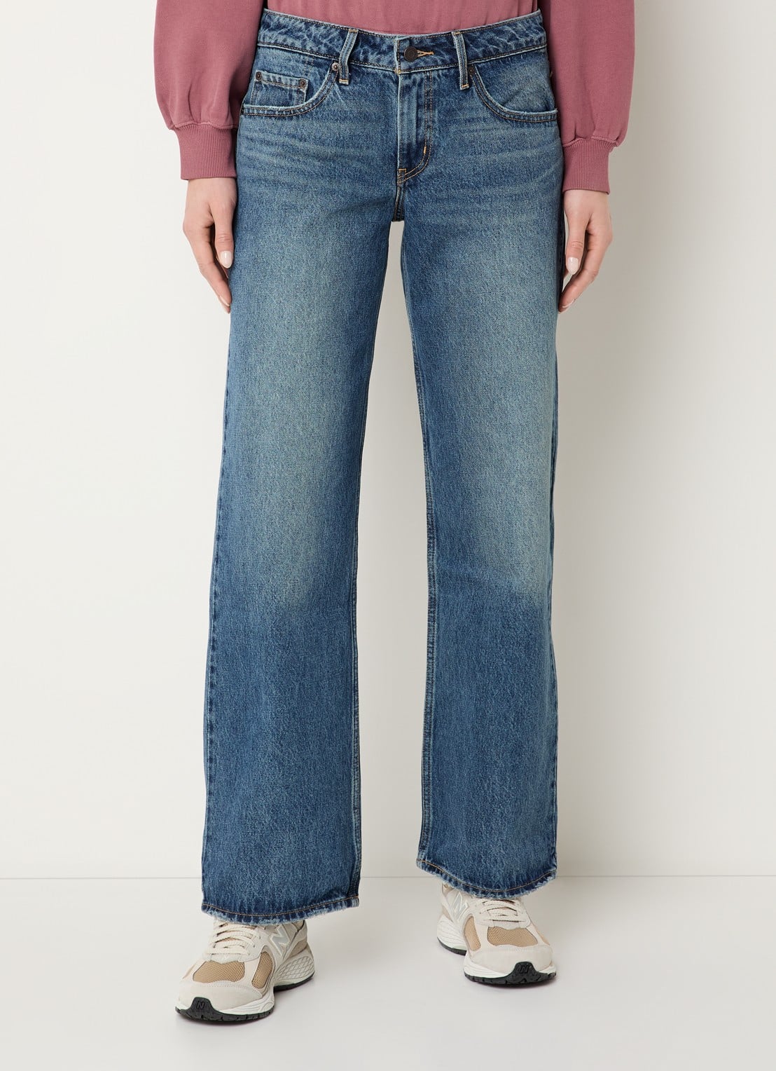 Levi's Low waist loose fit jeans met medium wassing - detail indigo