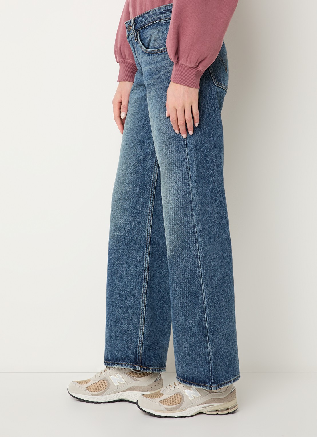 Levi's Low waist loose fit jeans met medium wassing - detail 2 indigo