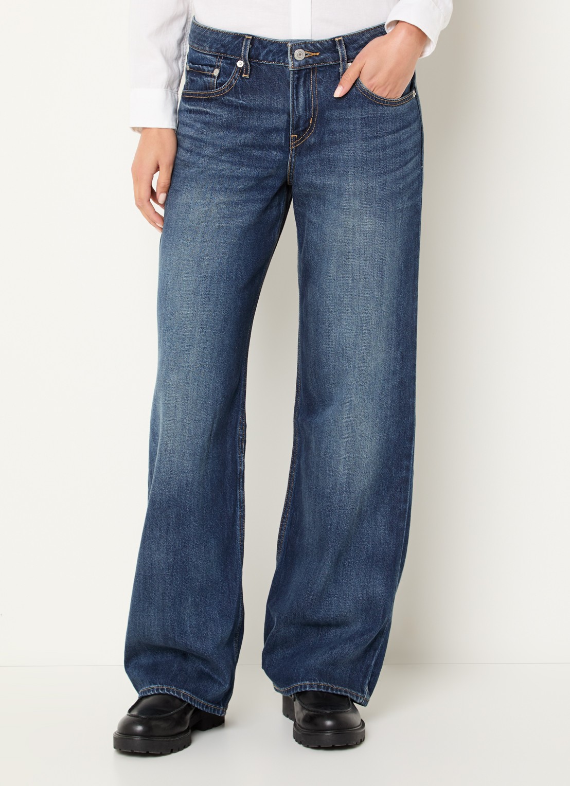 Levi's Low waist loose fit jeans met medium wassing - detail 2 indigo
