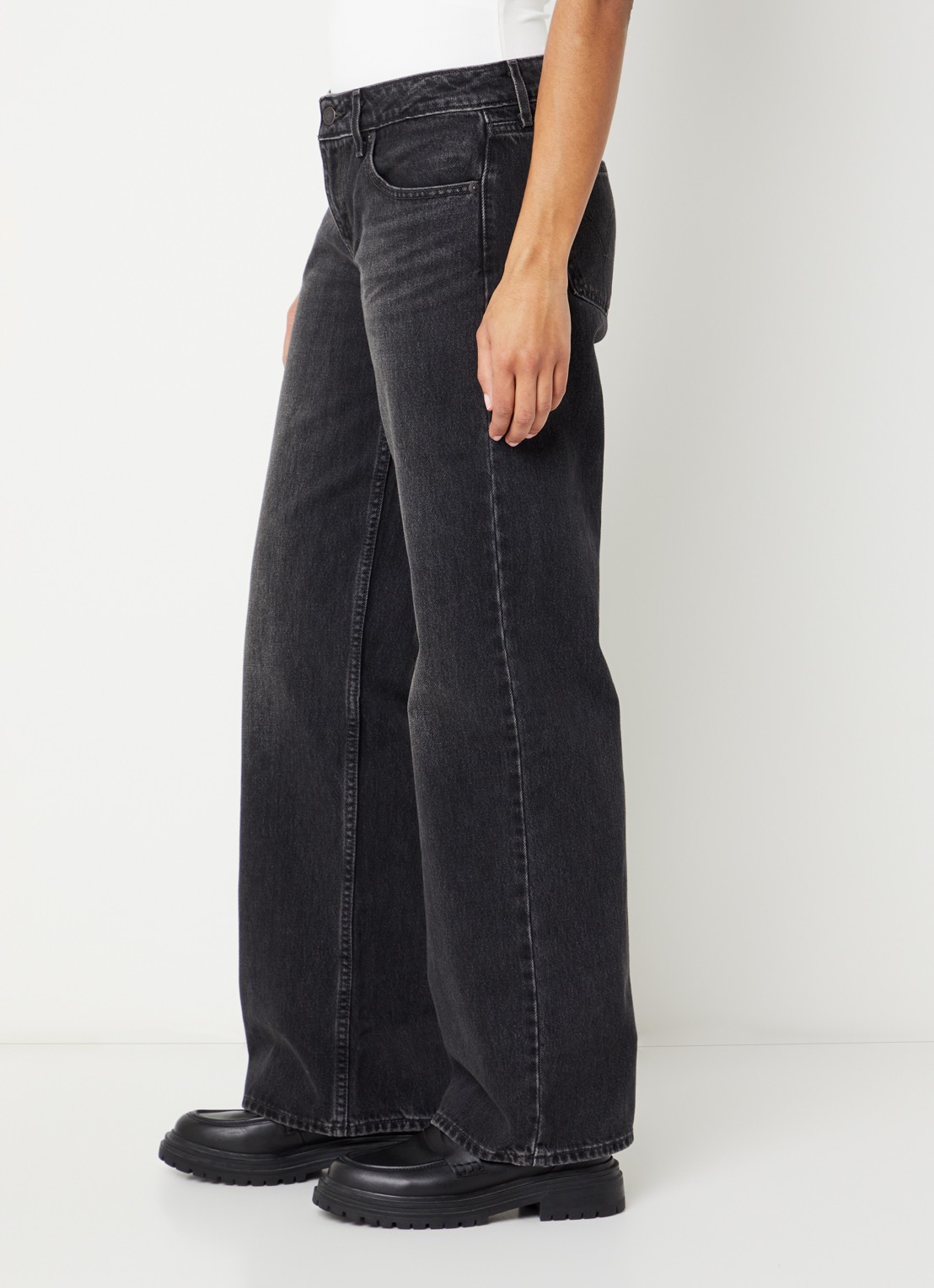Levi's Low waist straight fit jeans met gekleurde wassing - detail 5 zwart