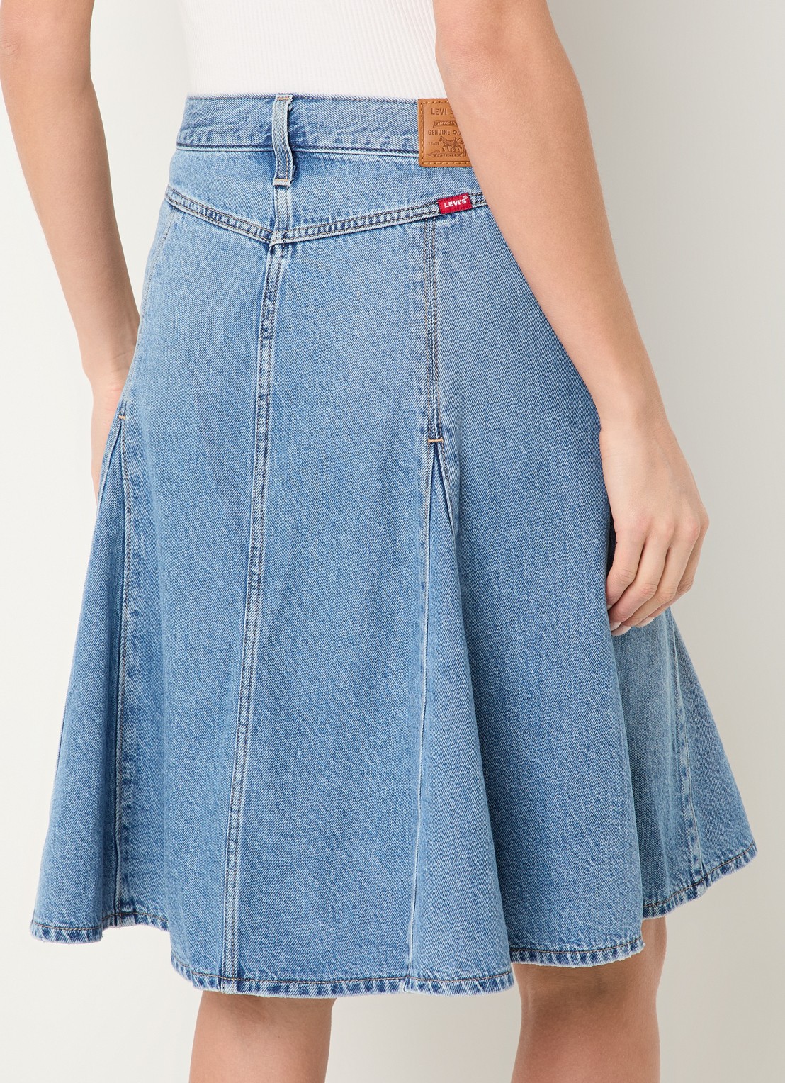 Levi's Midi rok van denim - achterkant indigo