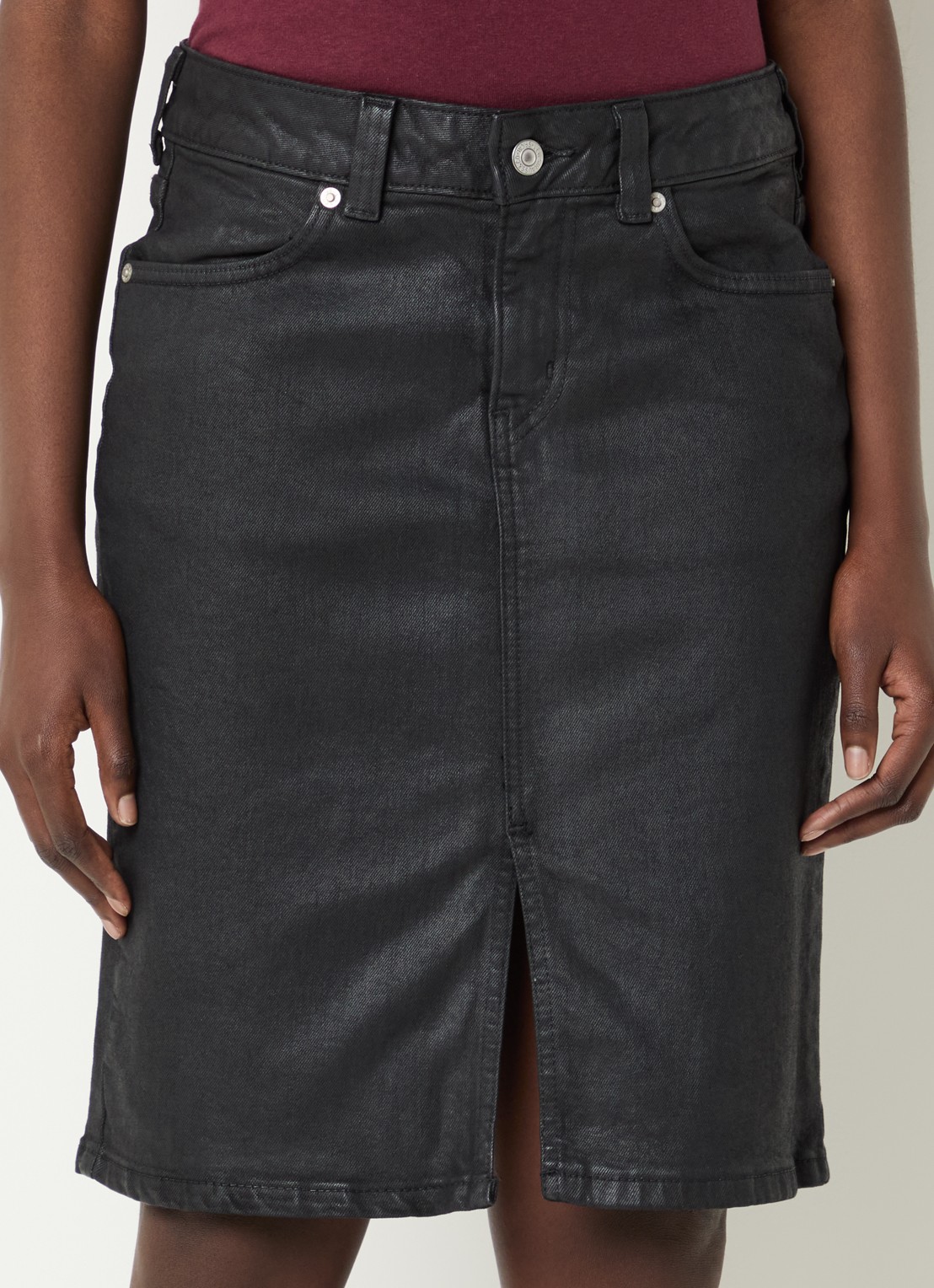 Levi's Midi spijkerrok met split en glanzende finish - detail 3 zwart