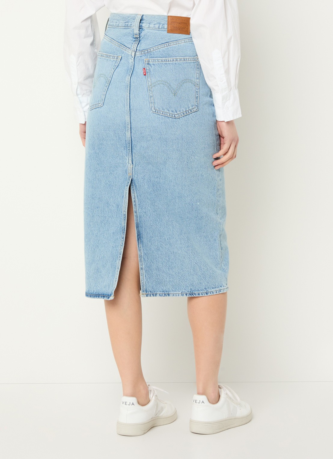 Levi's Midi spijkerrok met split - achterkant 3 lichtblauw