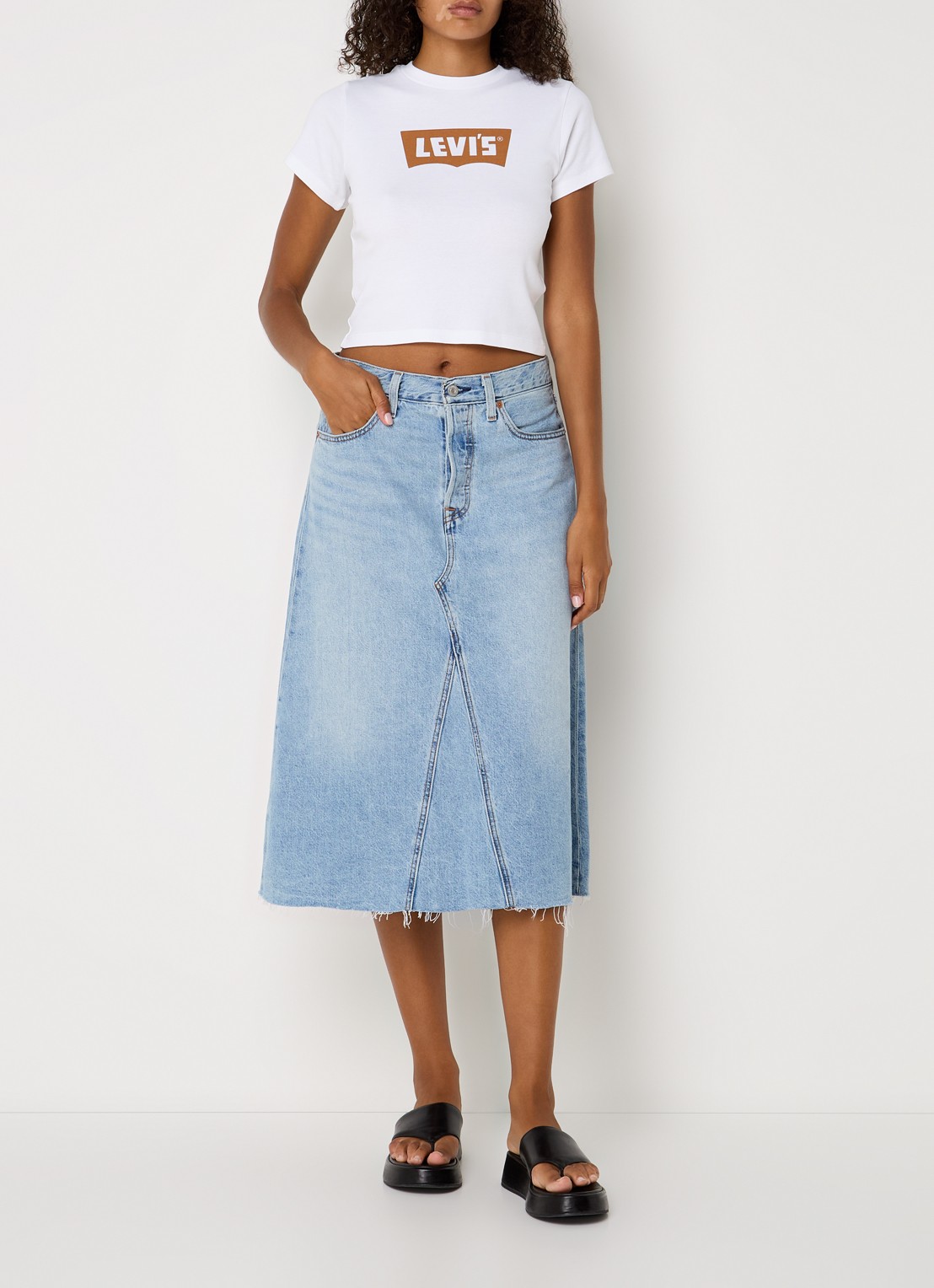 Levi's Midi spijkerrok met steekzakken - voorkant 3 lichtblauw