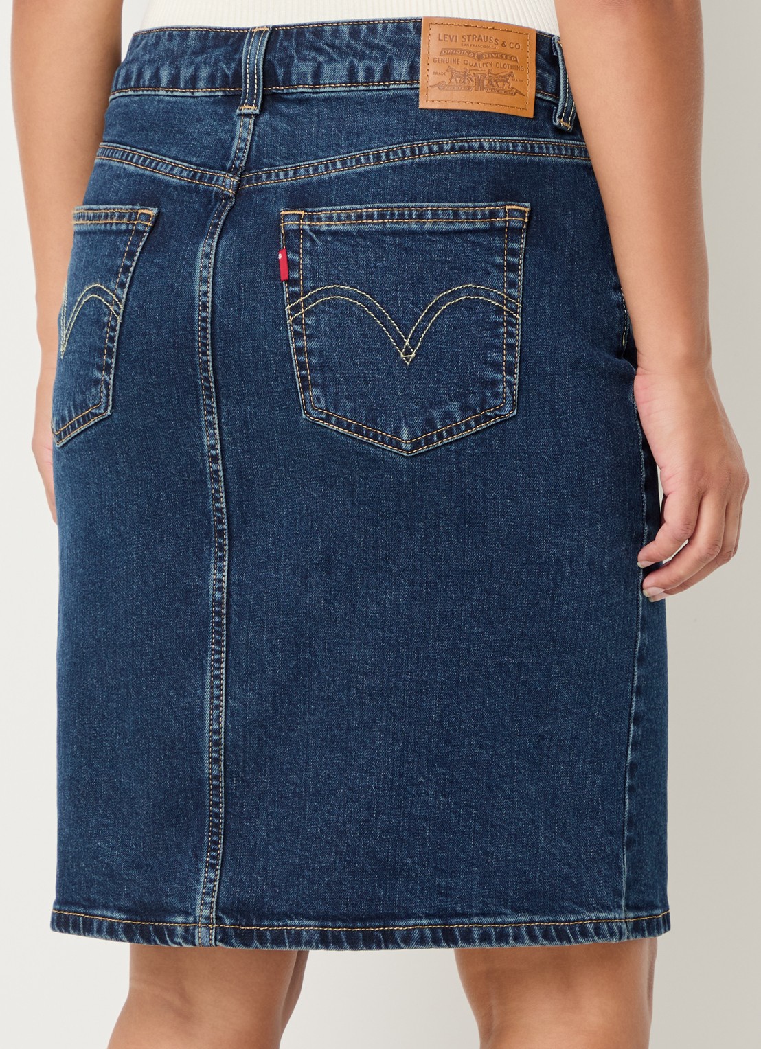 Levi's Mini spijkerrok met donkere wassing - achterkant indigo