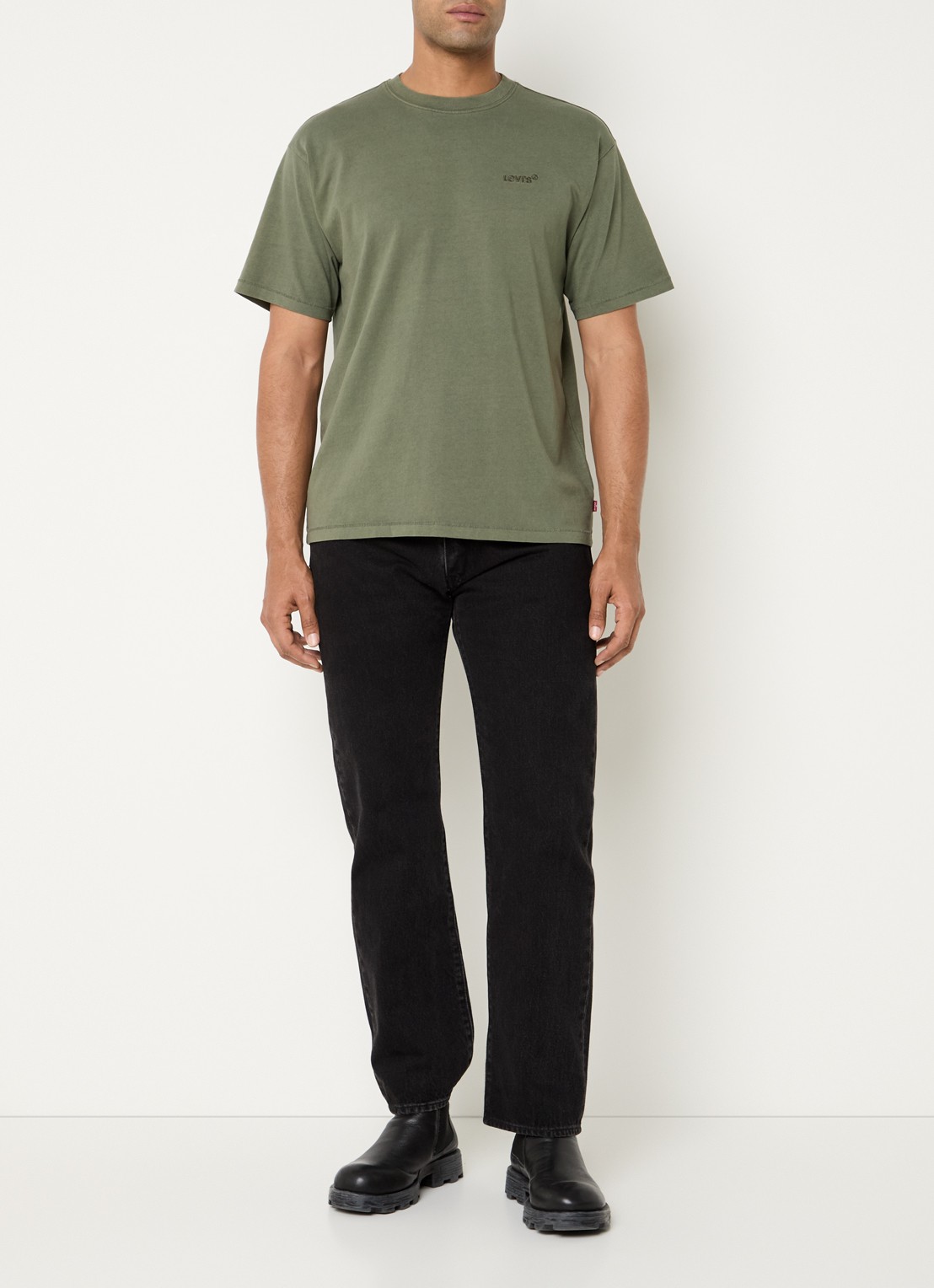 Levi's Red tab T-shirt met logoborduring - voorkant 3 legergroen