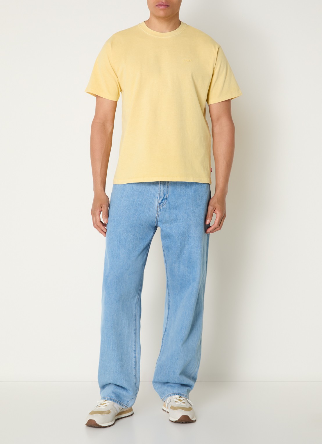 Levi's Red Tab T-shirt met ronde hals - voorkant 2 geel