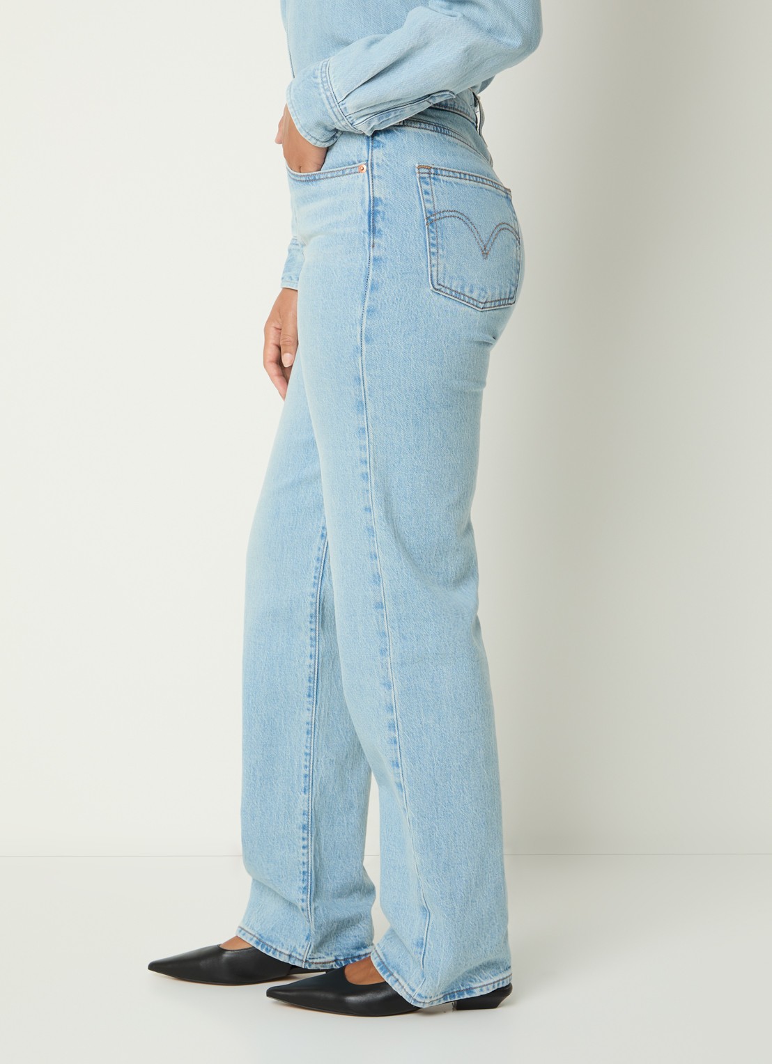 Levi's Ribcage high waist slim fit jeans met lichte wassing - detail 4 indigo