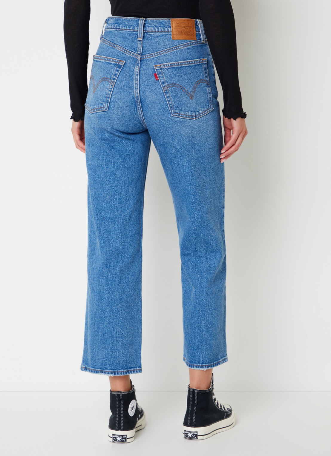 Levi's Ribcage high waist straight leg cropped jeans met medium wassing - achterkant 5 indigo