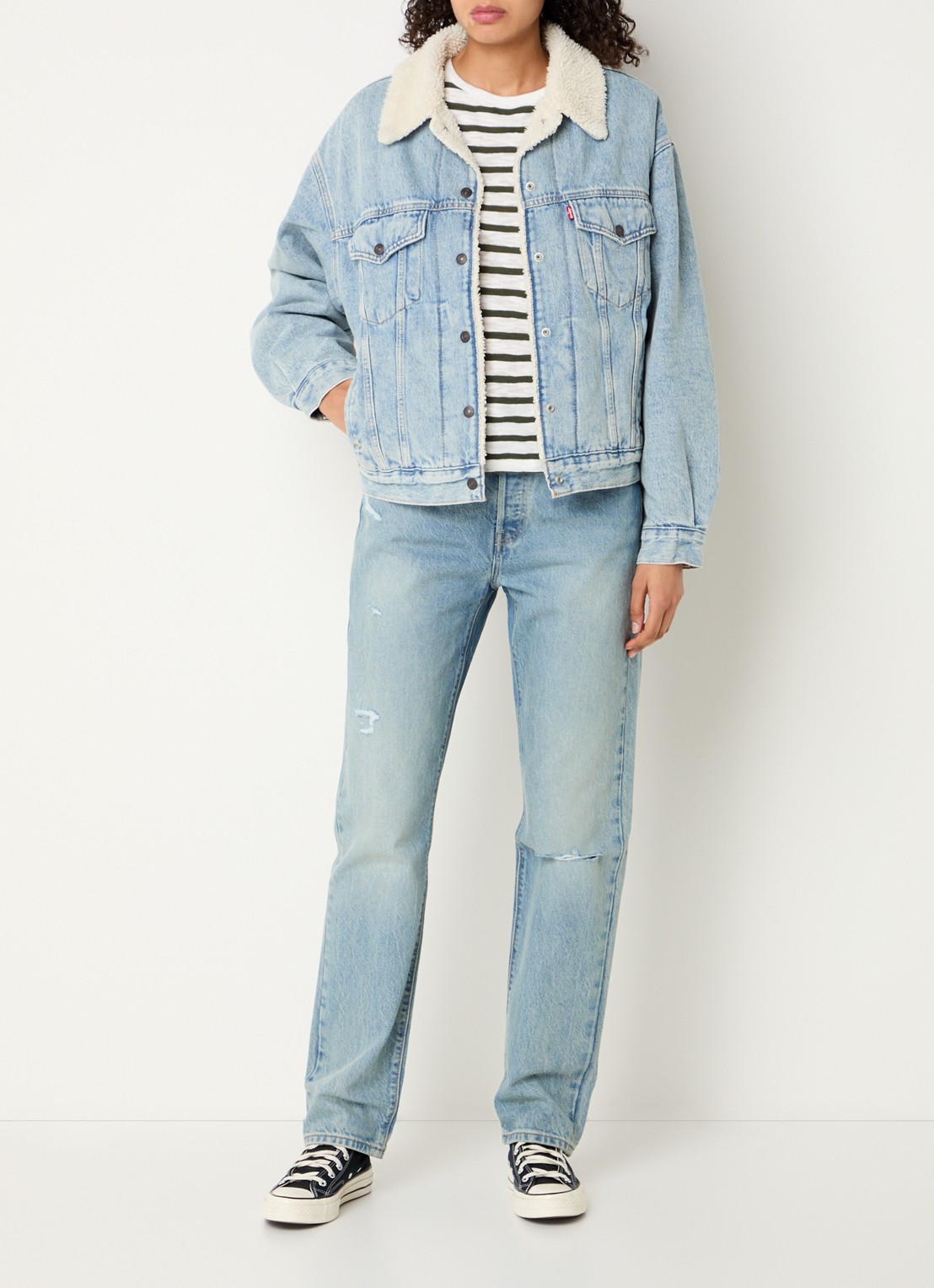 Levi's Sherpa spijkerjas met teddy voering en steekzakken - voorkant 2 lichtblauw