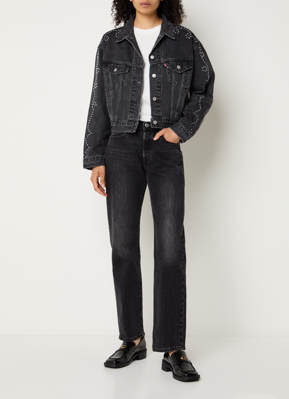 Levi's Shrunken 90s spijkerjas met steekzakken en studs - voorkant 3 zwart