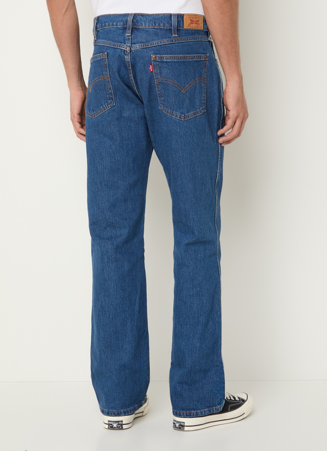 Levi's Straight fit jeans met medium wassing en steekzakken - achterkant 3 indigo