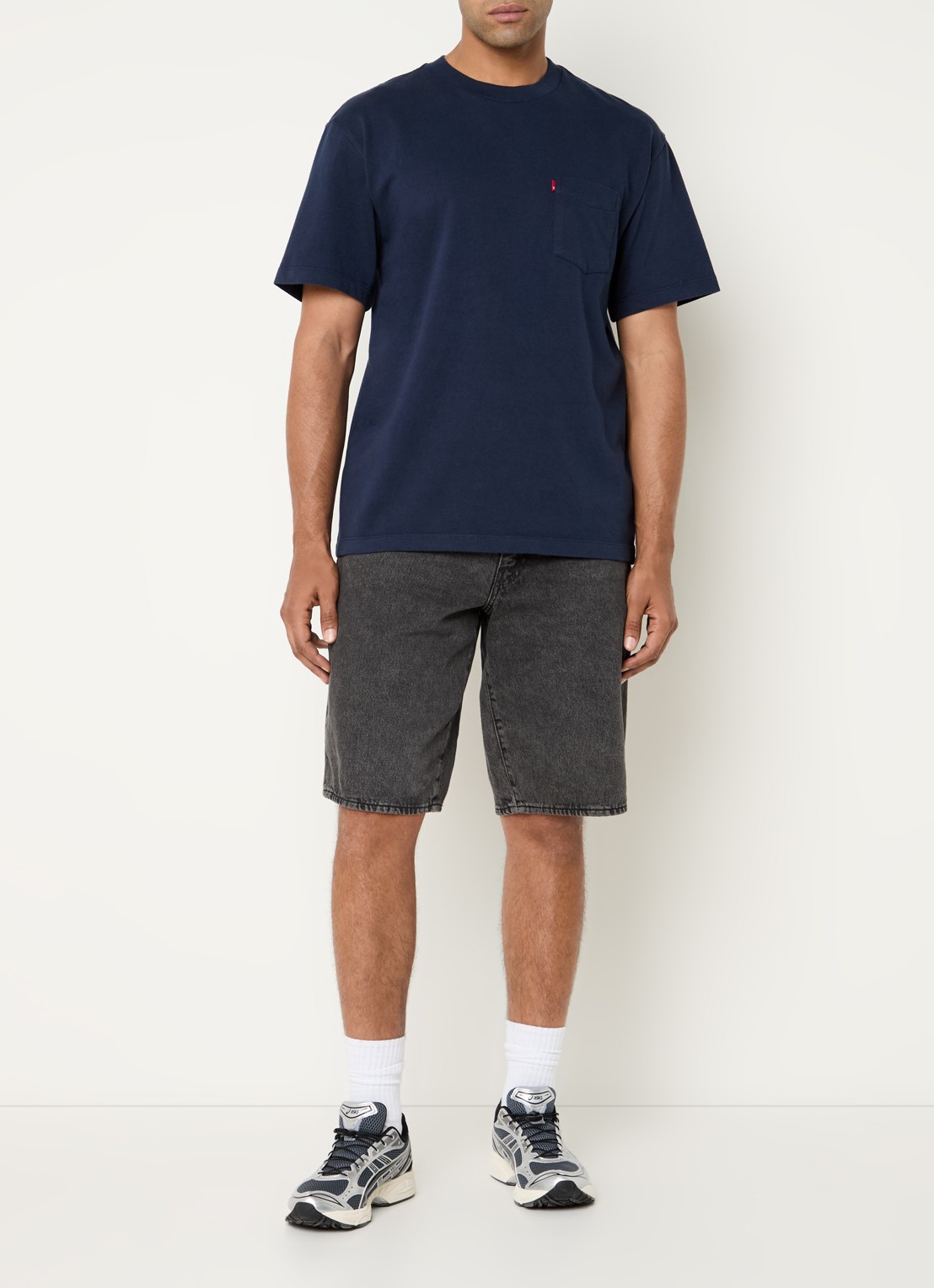 Levi's T-shirt met borstzak - voorkant 4 donkerblauw