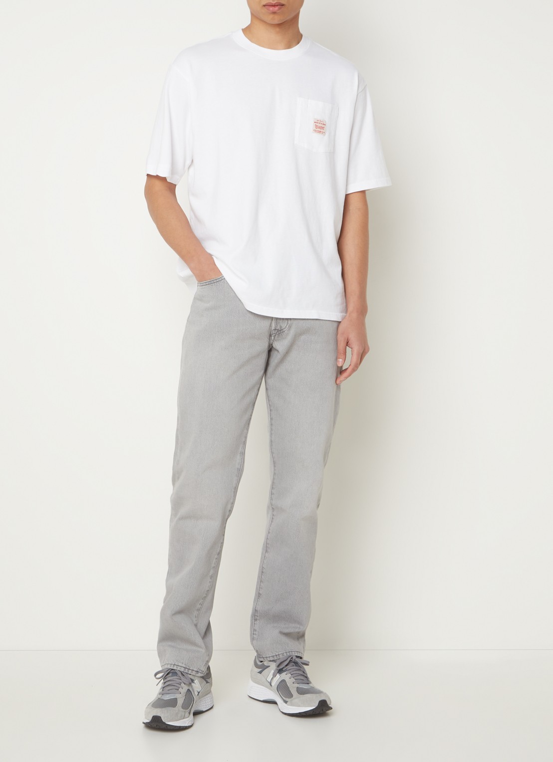 Levi's T-shirt met logo - voorkant 2 wit