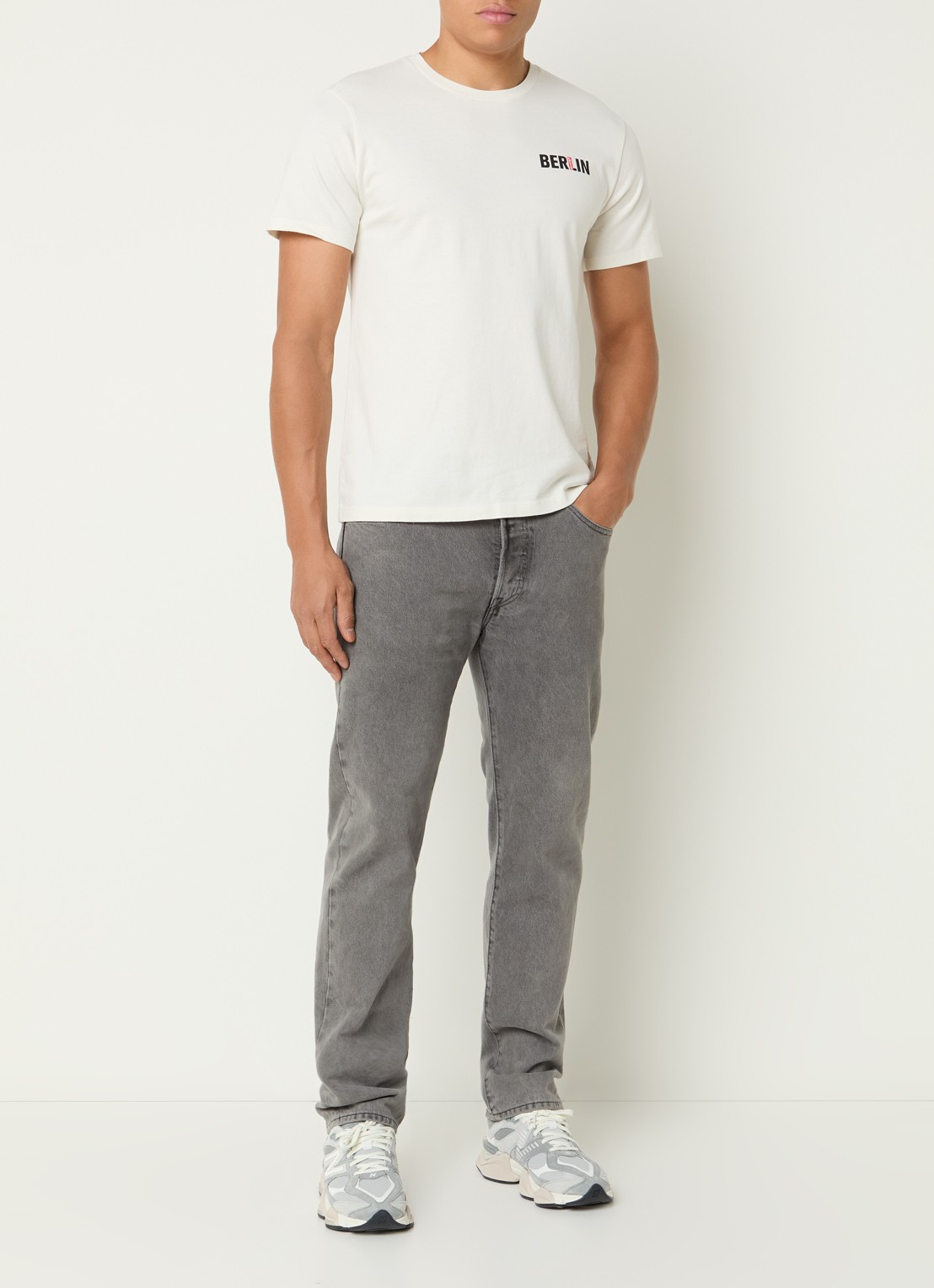 Levi's T-shirt met logo - voorkant 2 gebroken wit