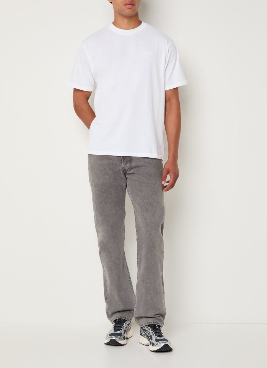 Levi's T-shirt met logoborduring - voorkant 4 wit