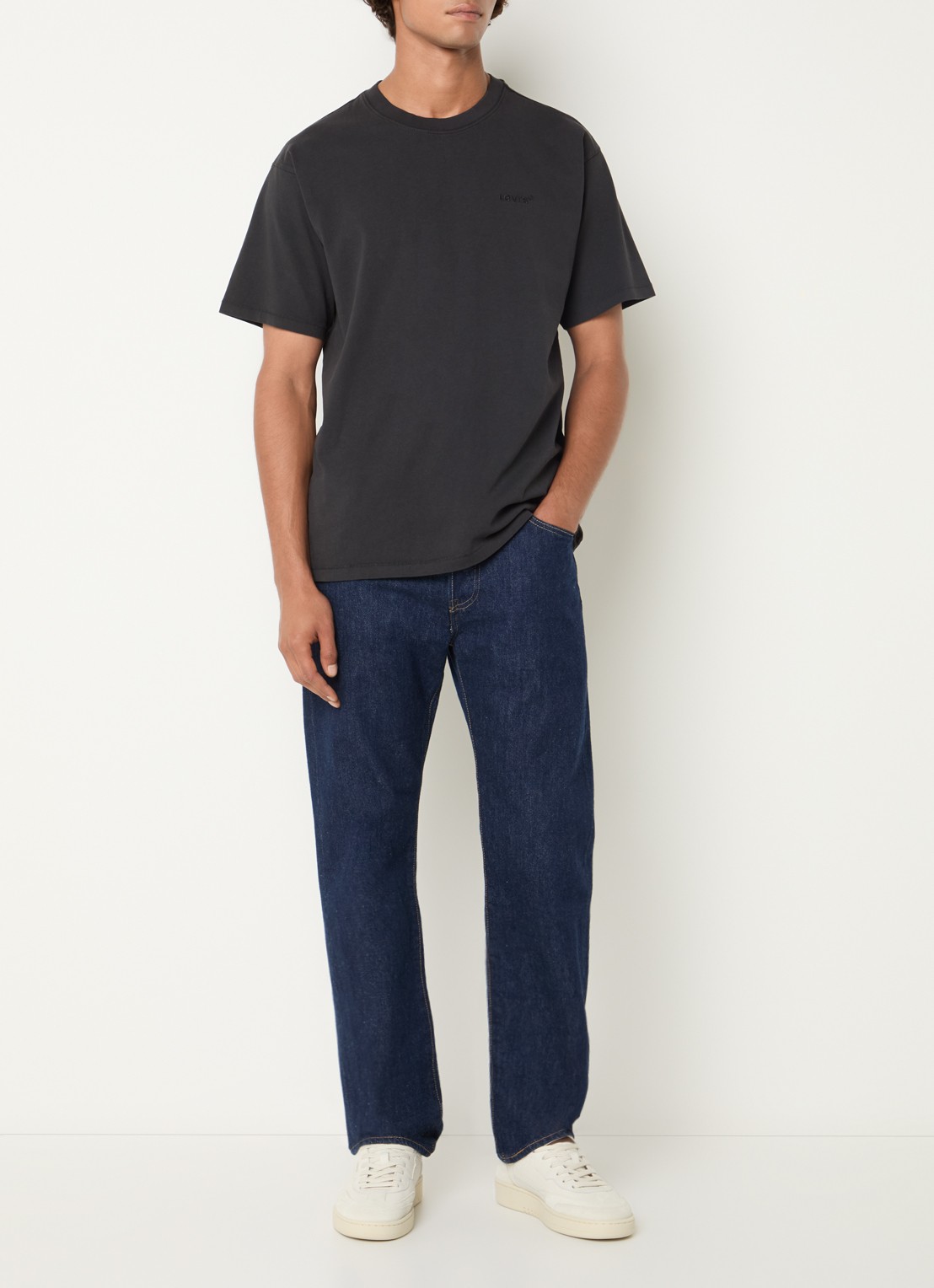 Levi's T-shirt met logoborduring - voorkant 4 zwart